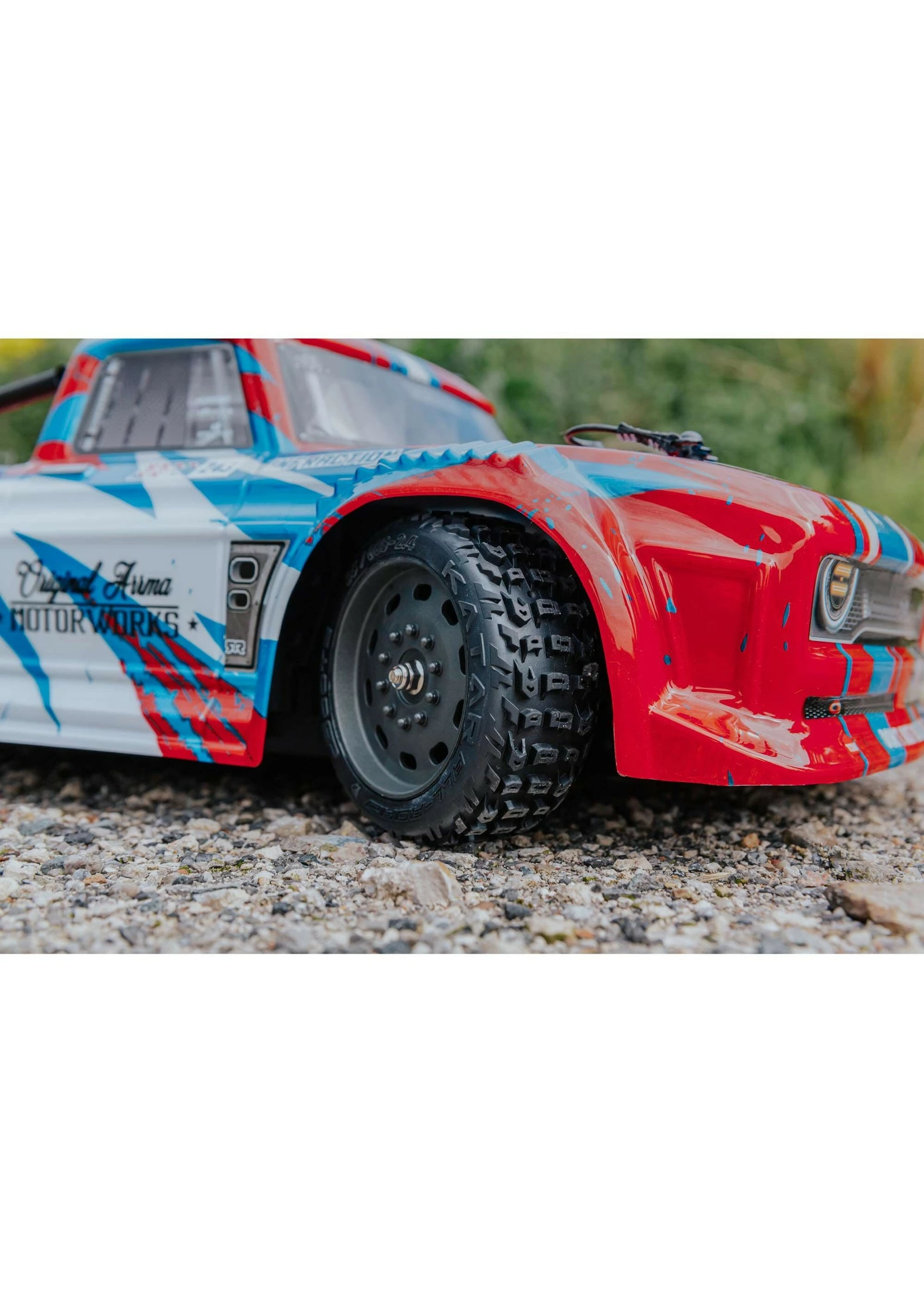 Arrma 1/8 INFRACTION 4X4 MEGA Resto-Mod Truck RTR - Red/Blue 8 Arrma 1/8 INFRACTION 4X4 MEGA Resto-Mod Truck RTR - Red/Blue - Image 6