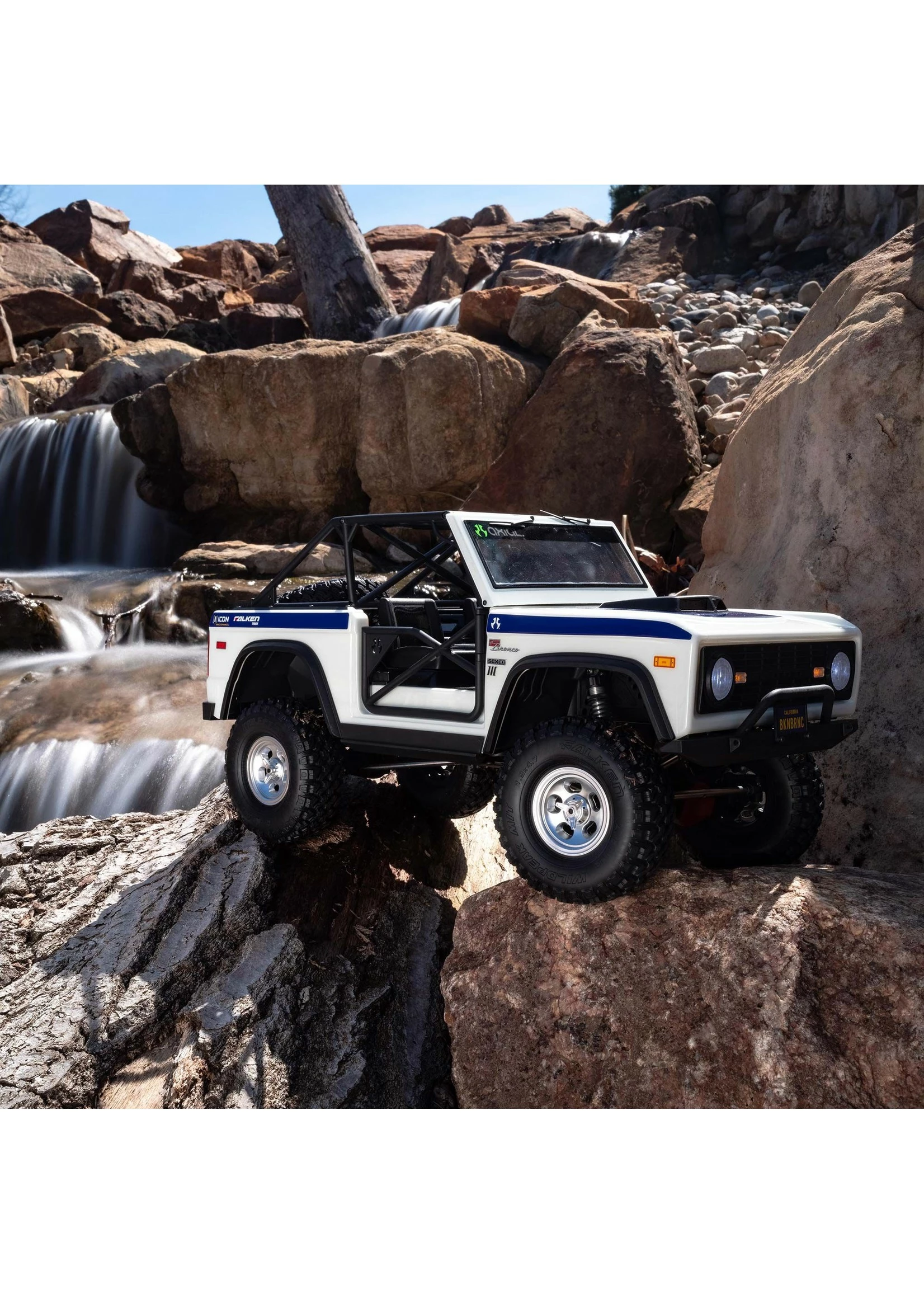 Axial 1/10 SCX10 III Early Ford Bronco 4WD RTR - White 14 Axial 1/10 SCX10 III Early Ford Bronco 4WD RTR - White - Image 12