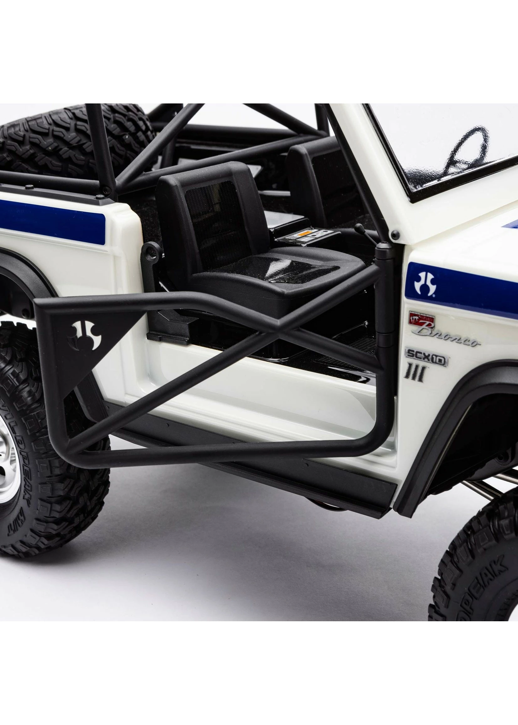 Axial 1/10 SCX10 III Early Ford Bronco 4WD RTR - White 9 Axial 1/10 SCX10 III Early Ford Bronco 4WD RTR - White - Image 7