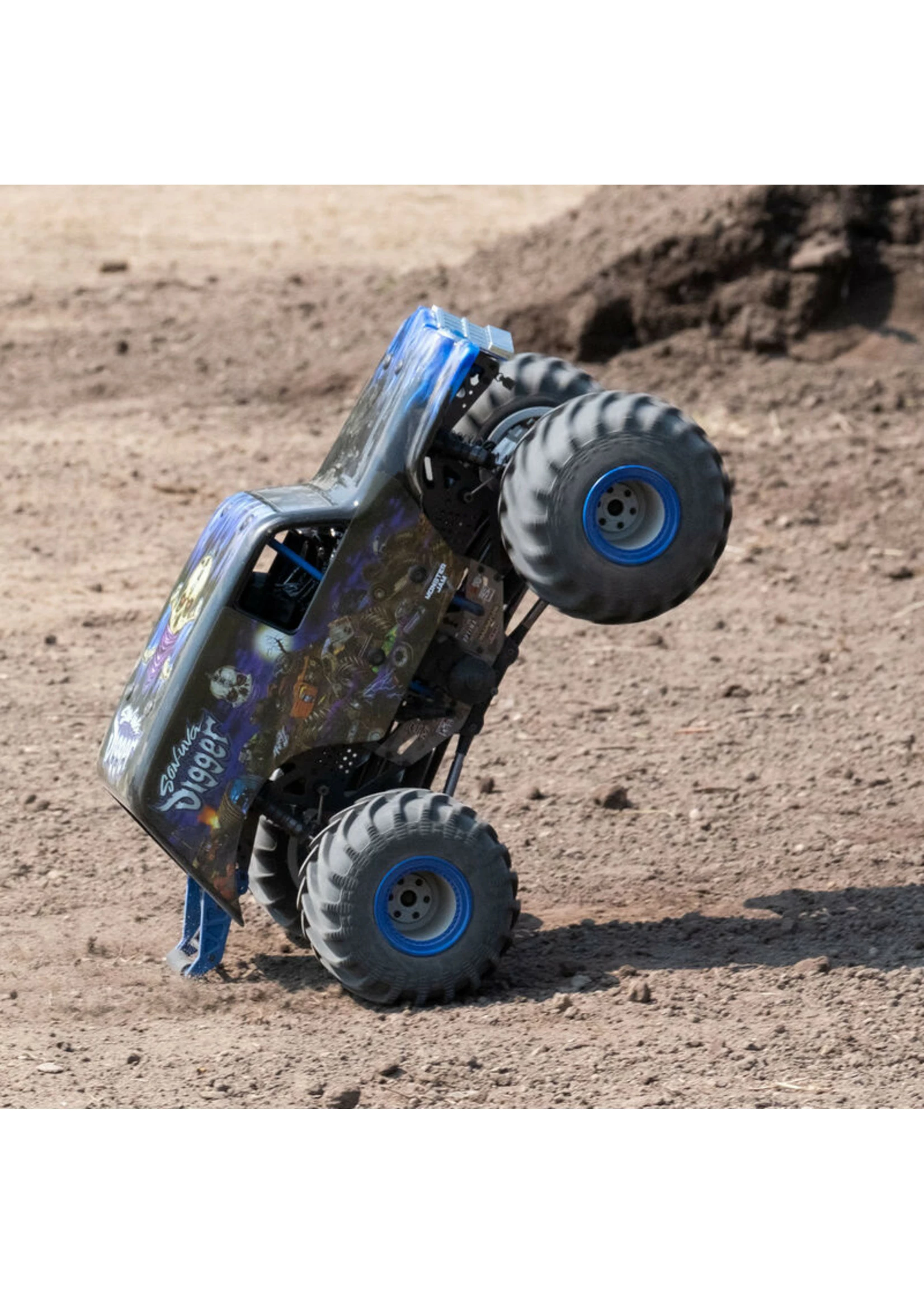 Losi - LMT 4WD Solid Axle Monster Truck RTR - Son-uva Digger 13 Losi - LMT 4WD Solid Axle Monster Truck RTR - Son-uva Digger - Image 11