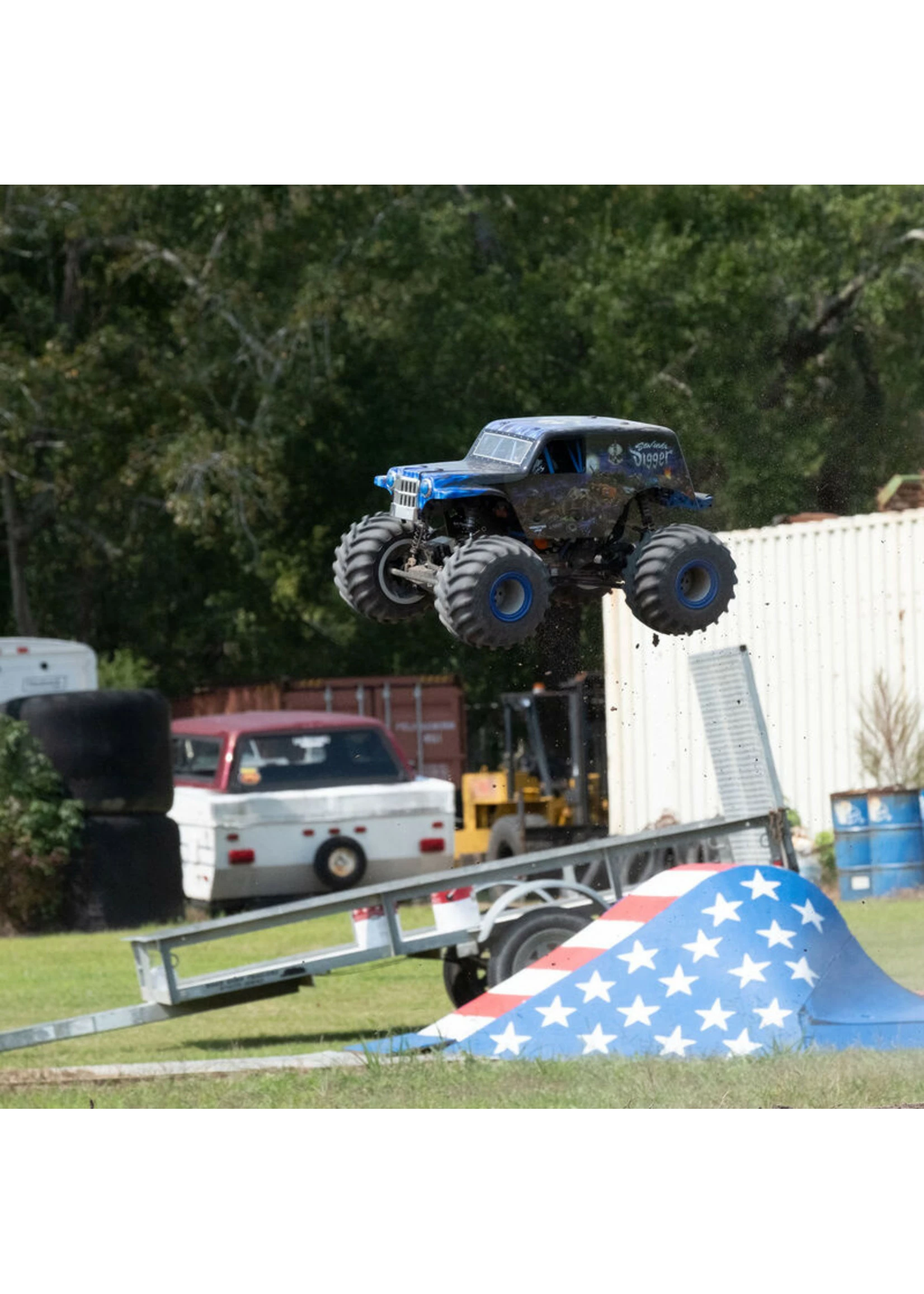 Losi - LMT 4WD Solid Axle Monster Truck RTR - Son-uva Digger 12 Losi - LMT 4WD Solid Axle Monster Truck RTR - Son-uva Digger - Image 10