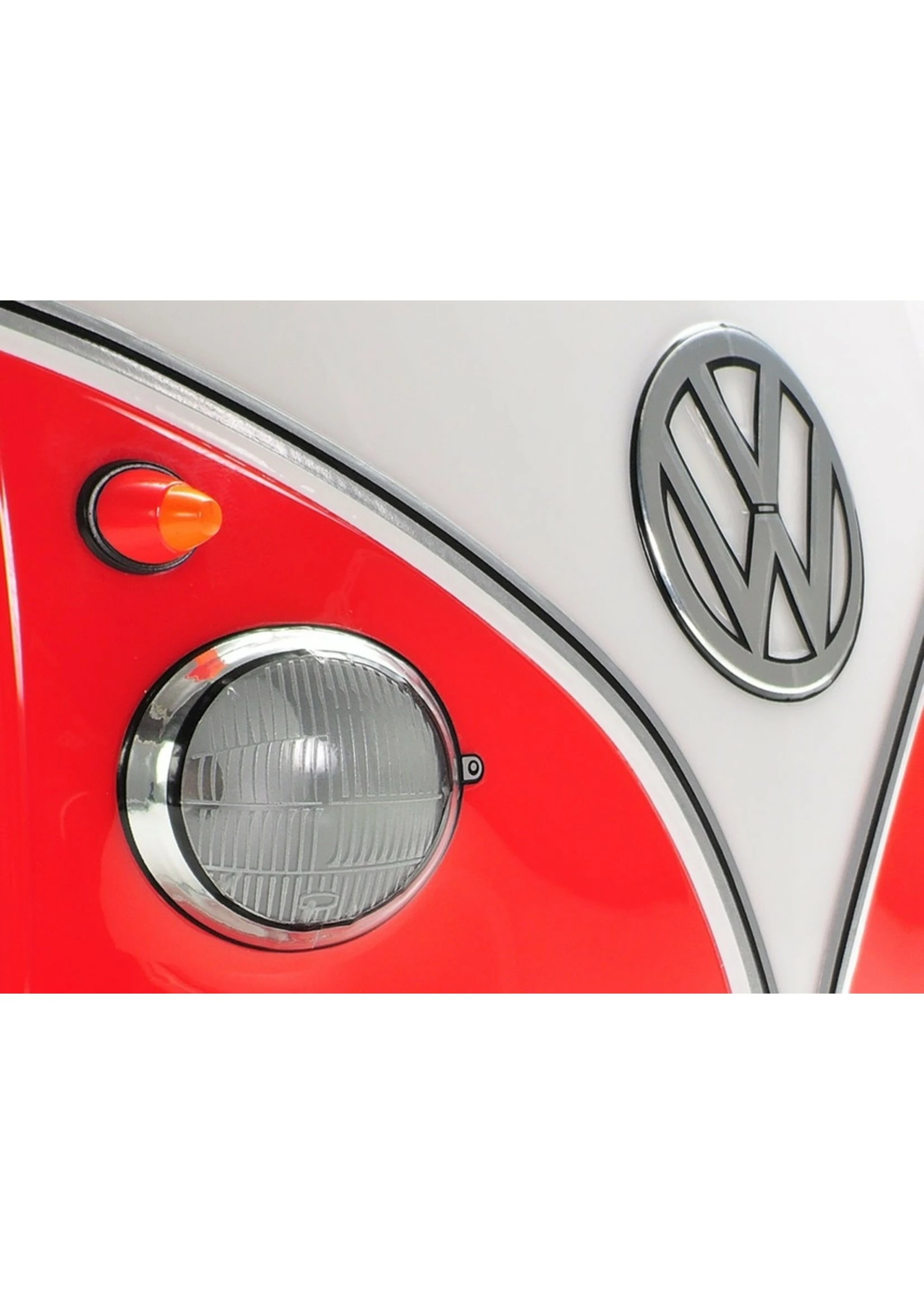 Tamiya 1/10 Volkswagen Type 2 T1 - M-06 Chassis Kit 4 Tamiya 1/10 Volkswagen Type 2 T1 - M-06 Chassis Kit - Image 2